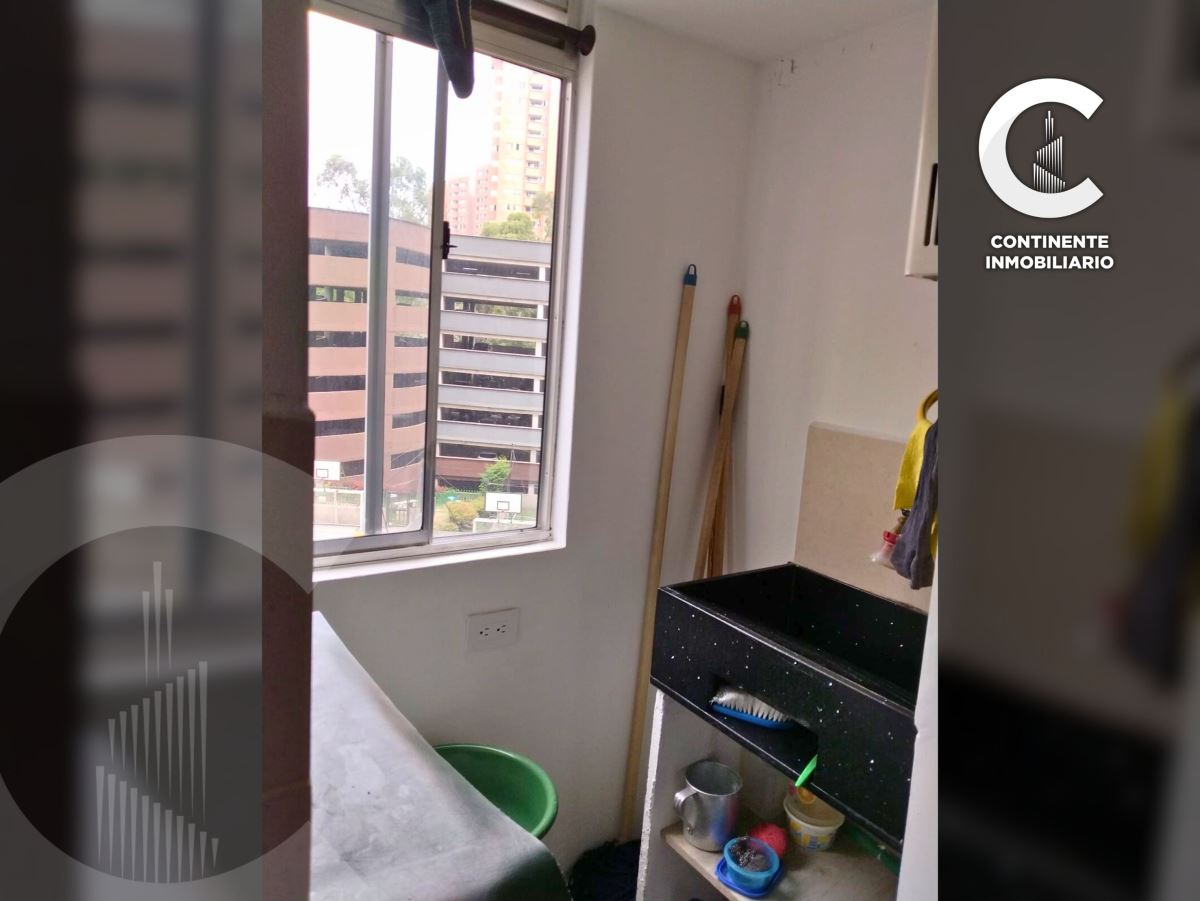 Miniatura {{@index}}