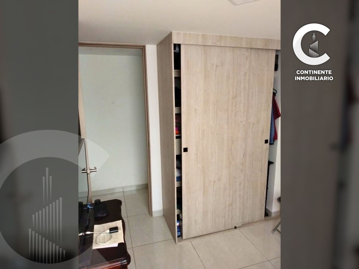 Miniatura {{@index}}