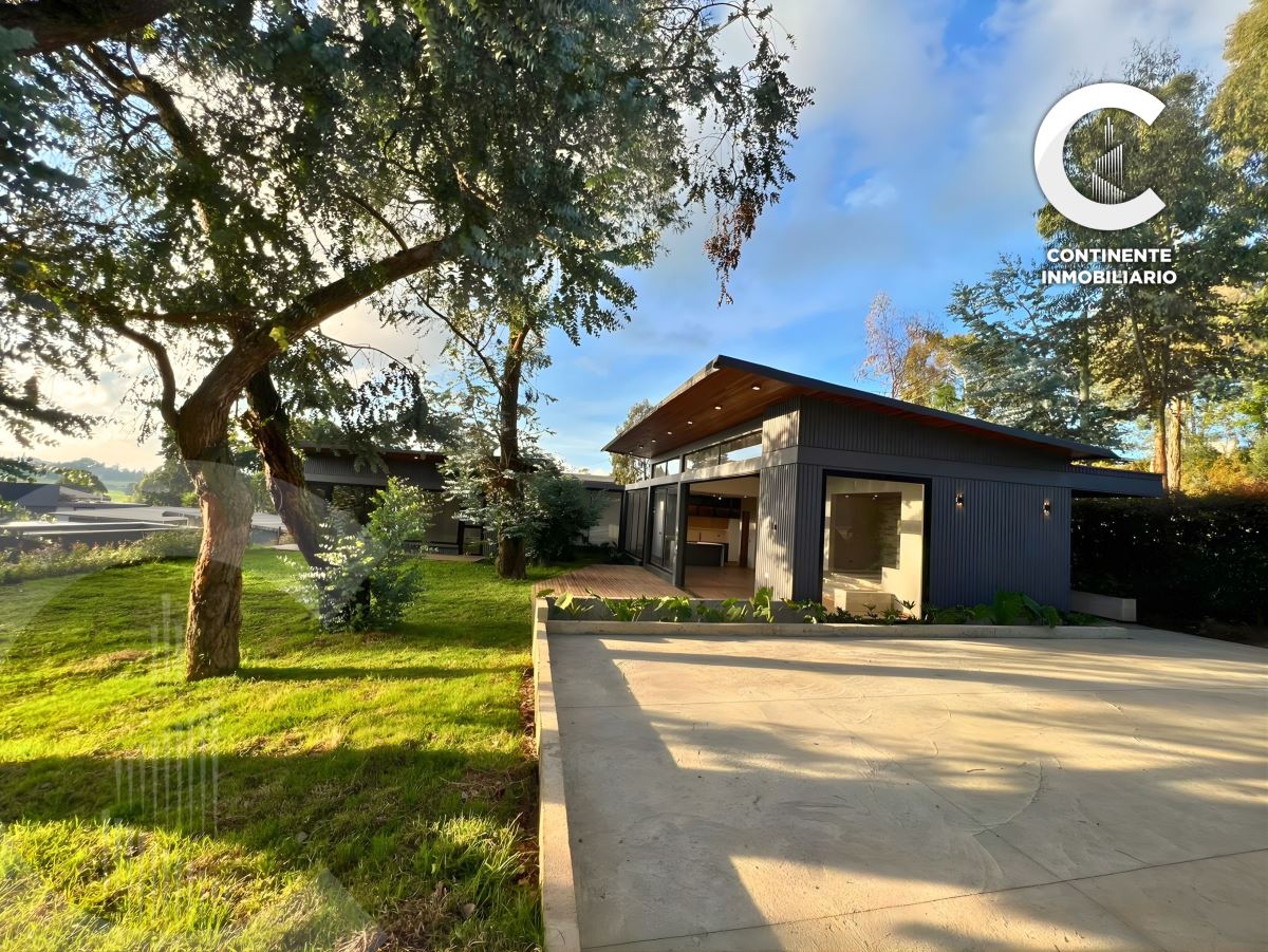 Miniatura {{@index}}