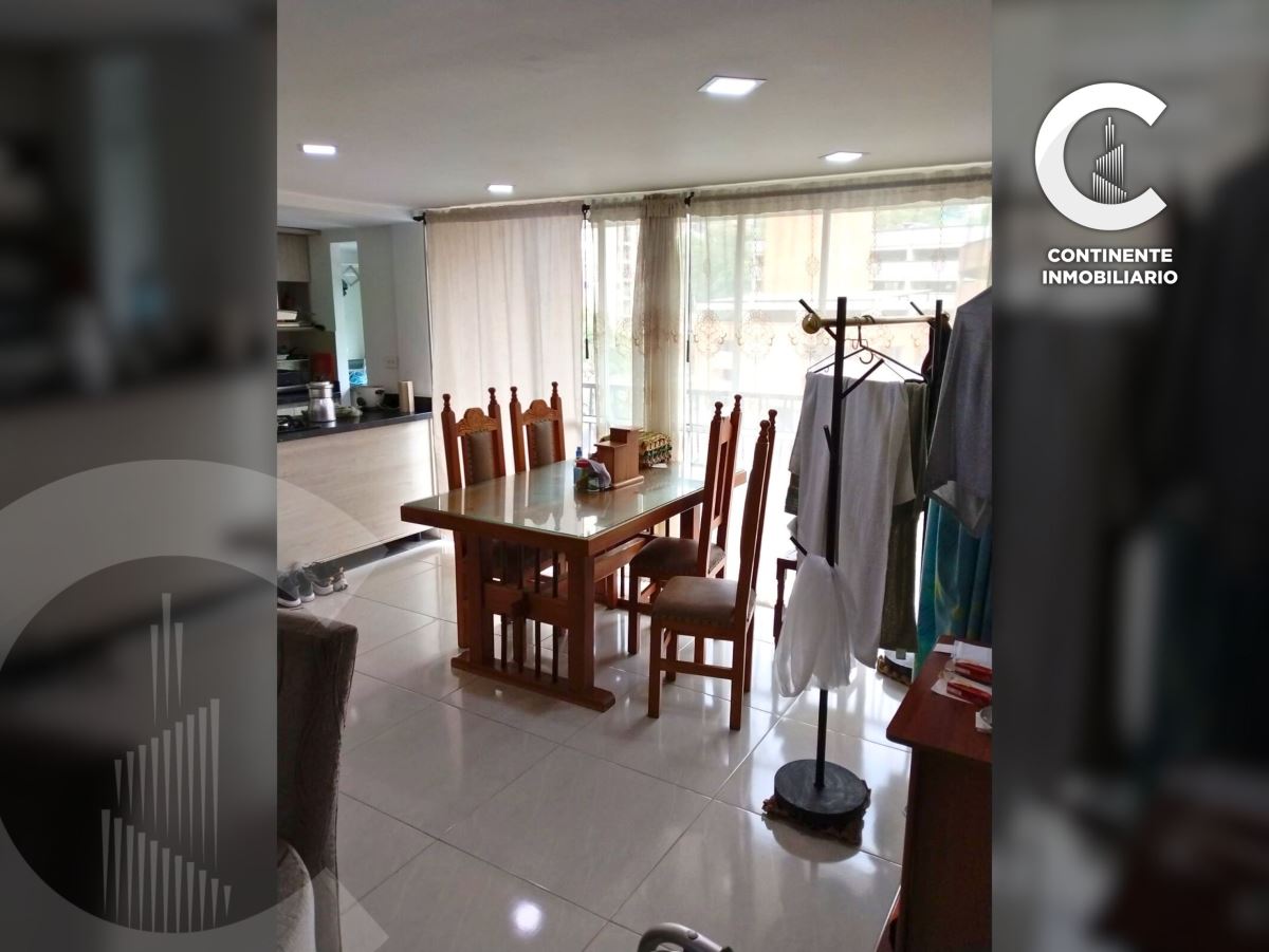 Miniatura {{@index}}