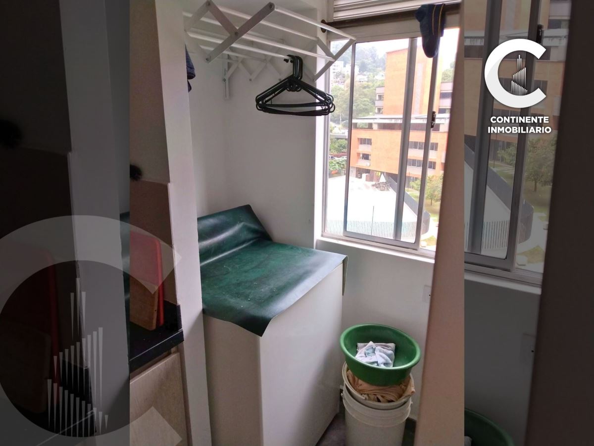 Miniatura {{@index}}