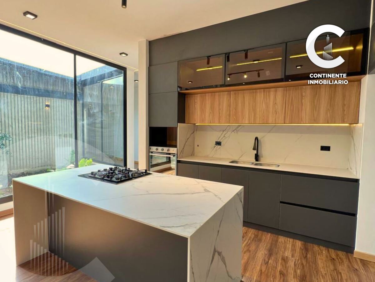 Miniatura {{@index}}