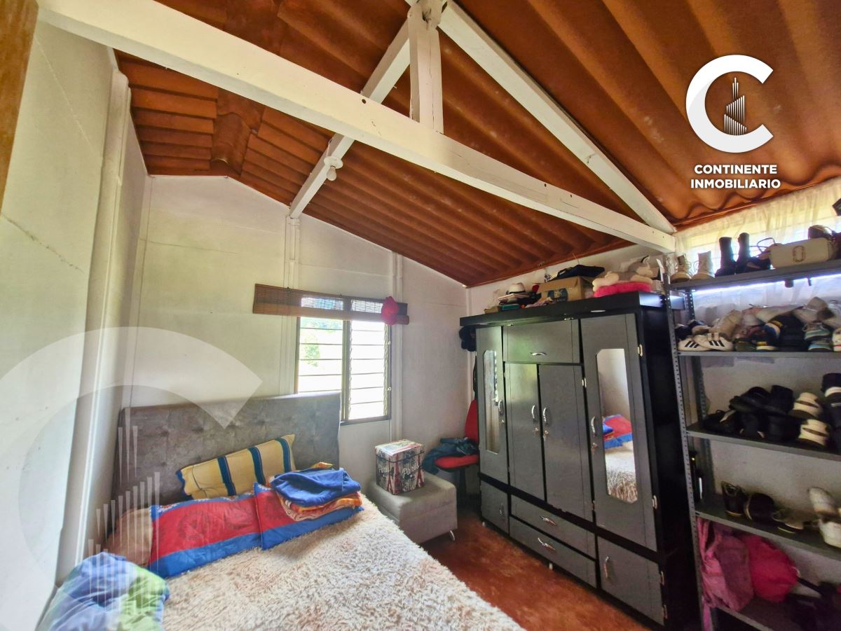 Miniatura {{@index}}