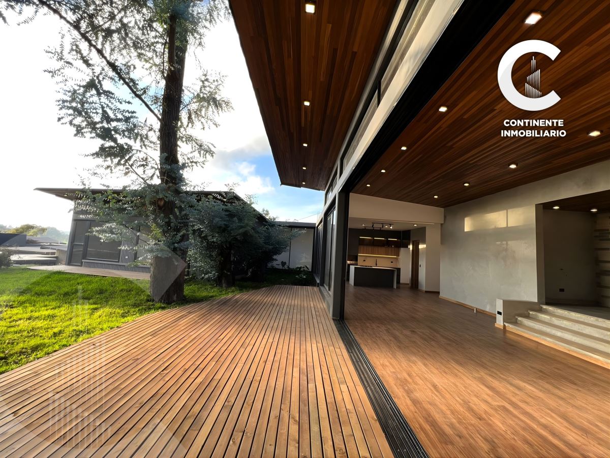 Miniatura {{@index}}