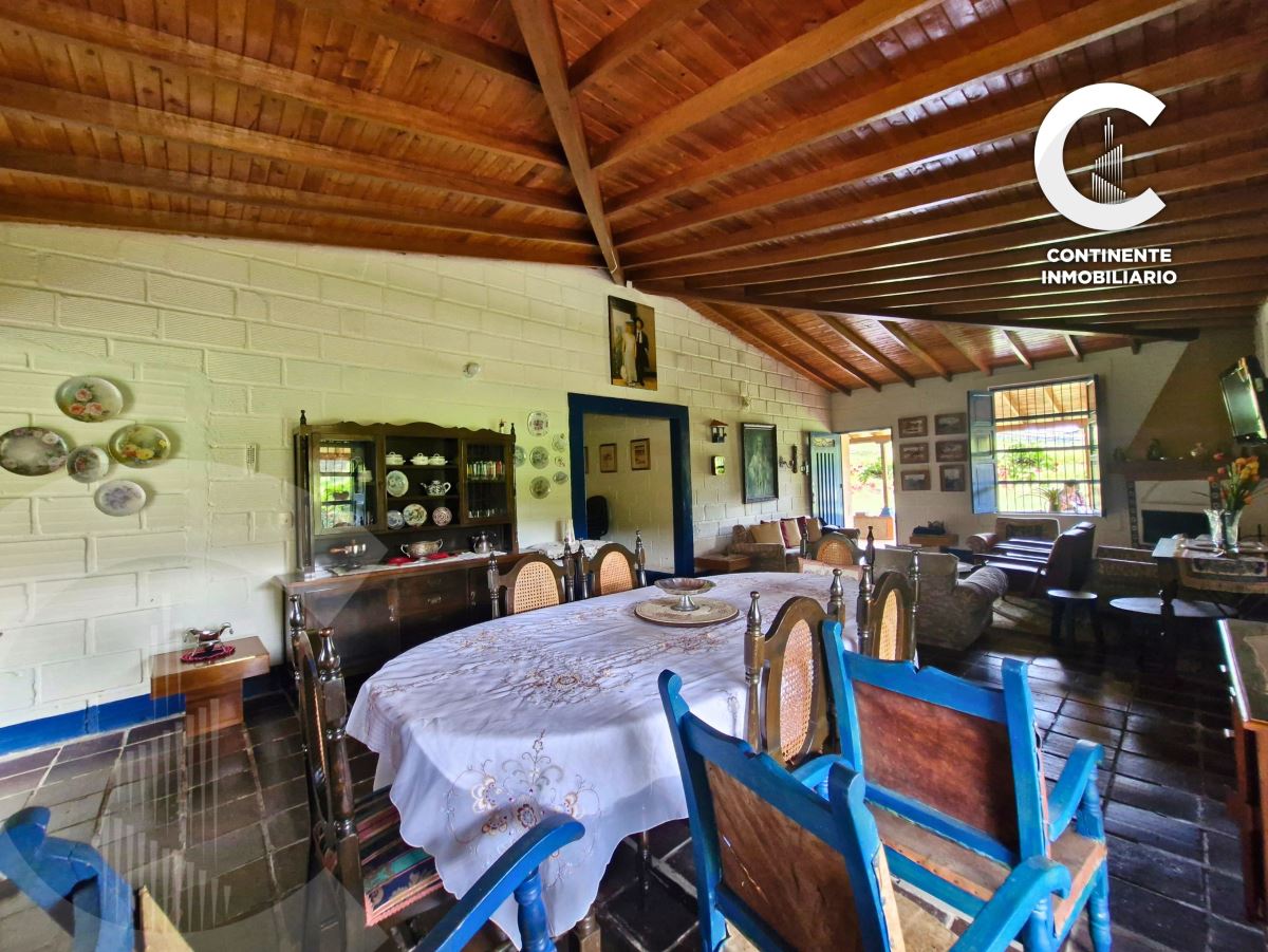 Miniatura {{@index}}