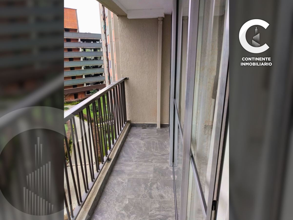 Miniatura {{@index}}