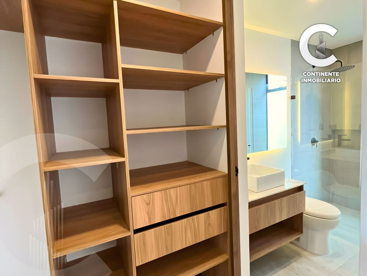 Miniatura {{@index}}