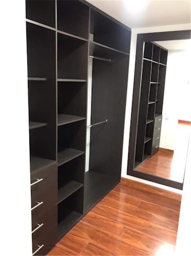 Miniatura {{@index}}