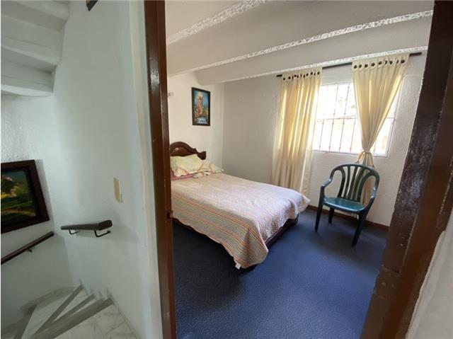 Miniatura {{@index}}