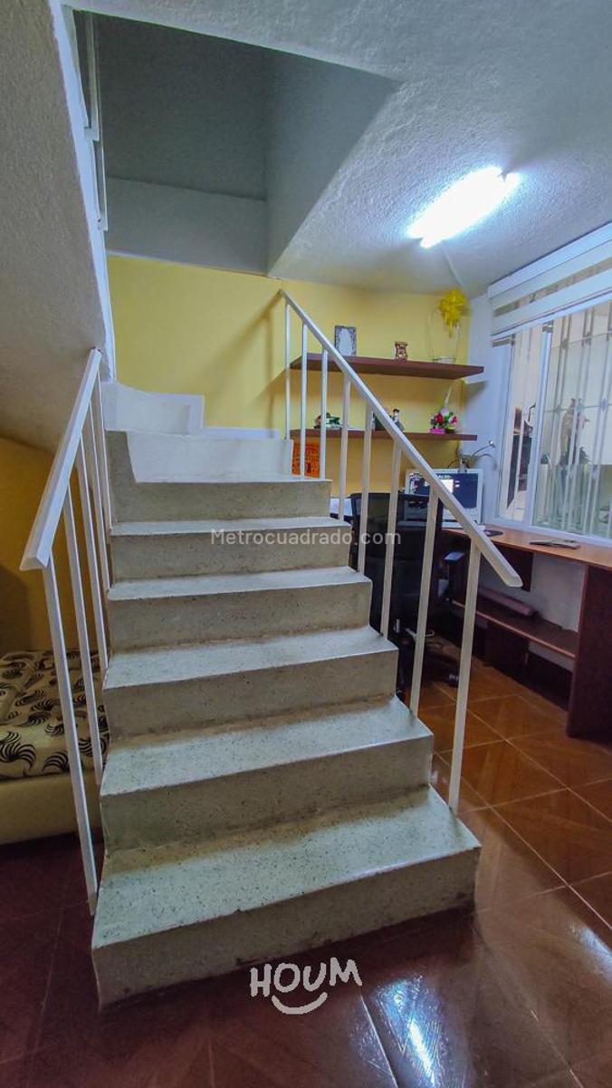 Miniatura {{@index}}