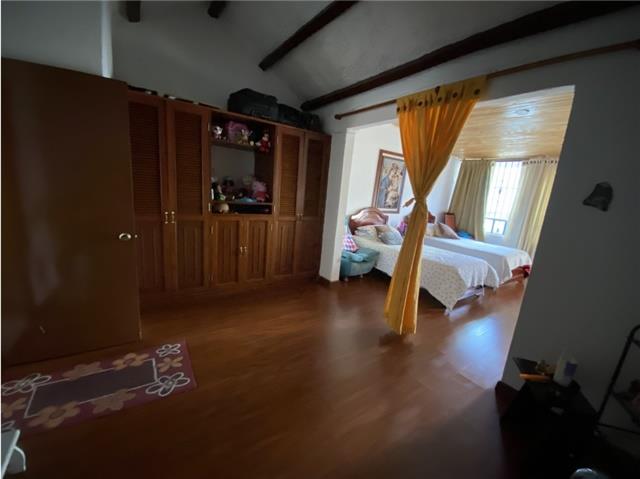 Miniatura {{@index}}