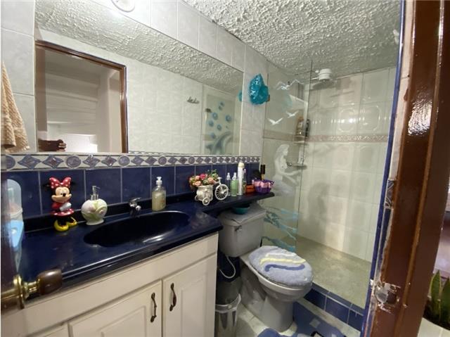 Miniatura {{@index}}