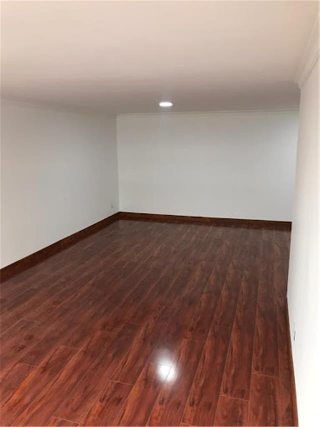 Miniatura {{@index}}