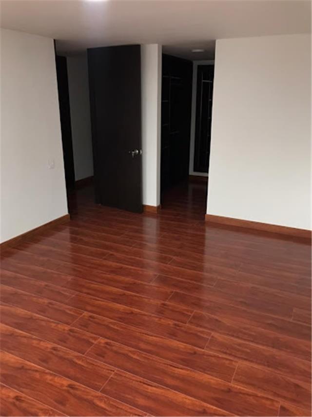 Miniatura {{@index}}