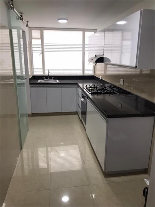 Miniatura {{@index}}