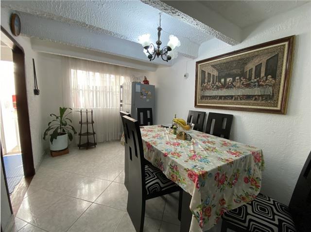 Miniatura {{@index}}