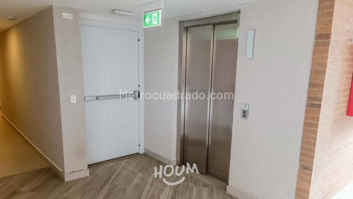 Miniatura {{@index}}