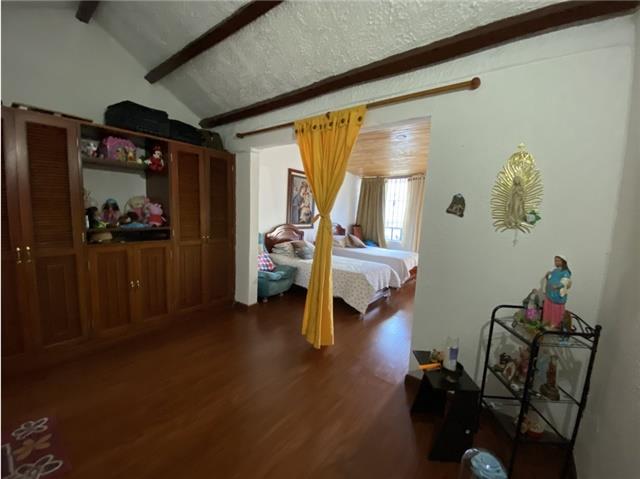 Miniatura {{@index}}