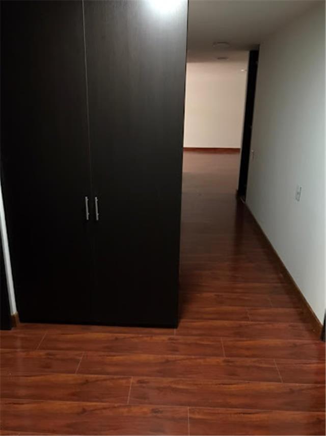 Miniatura {{@index}}