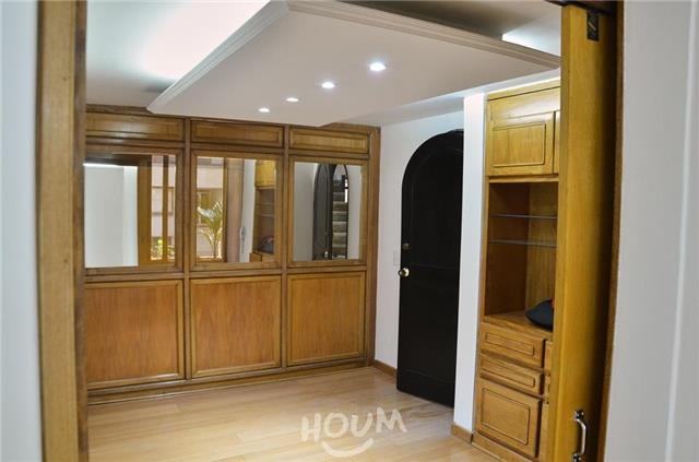 Miniatura {{@index}}