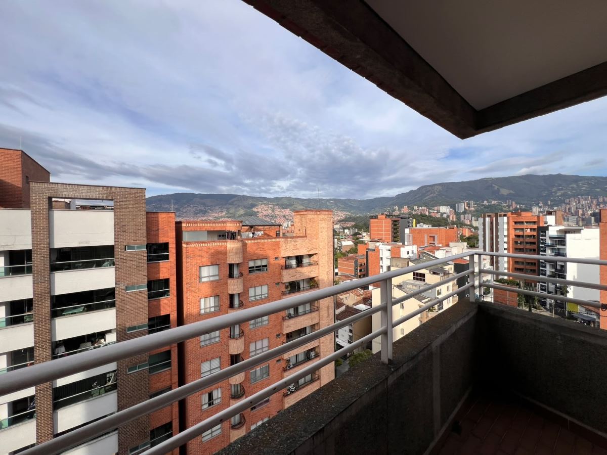 APARTAMENTO en LAURELES
