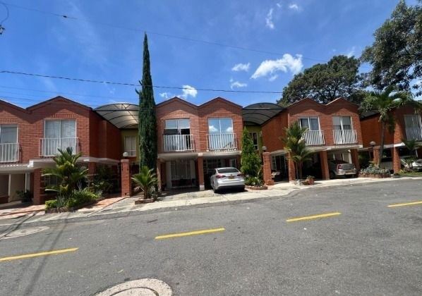 CASA VIVIENDA en LA MOTA