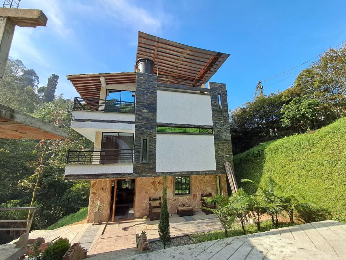 CASA VIVIENDA en SAN ISIDRO
