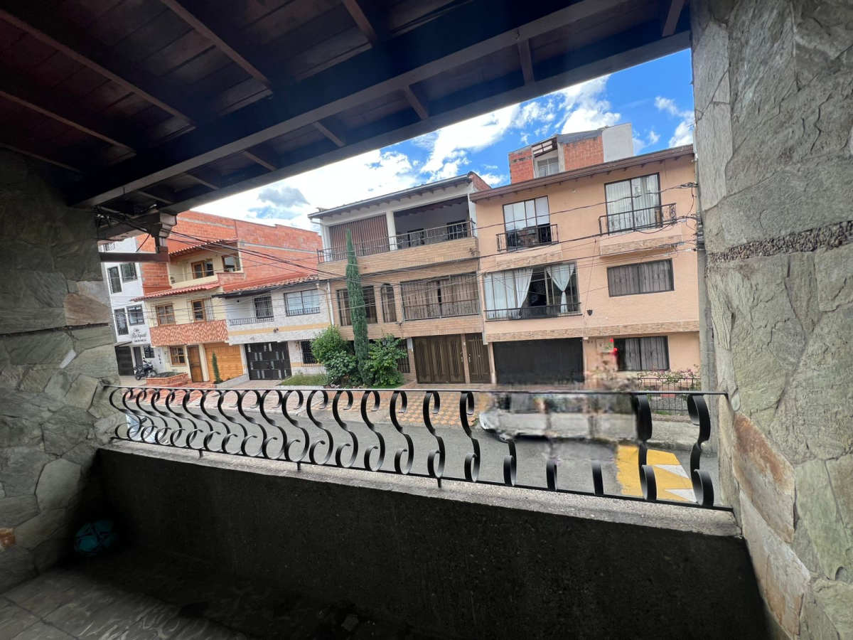 CASA VIVIENDA en LA GLORIA
